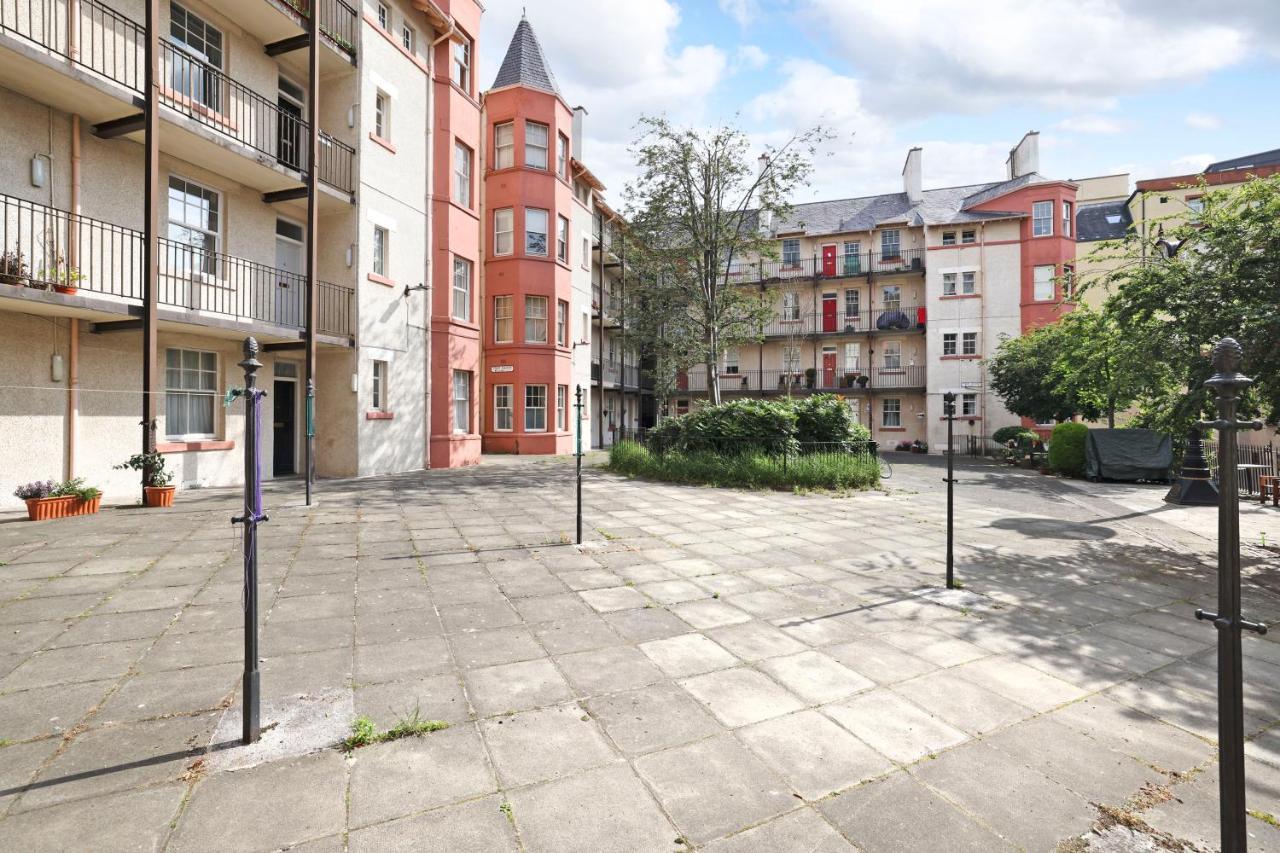 Stunning 2 Bed Apt Nr The Royal Mile & The Castle Edinburgh Exterior photo