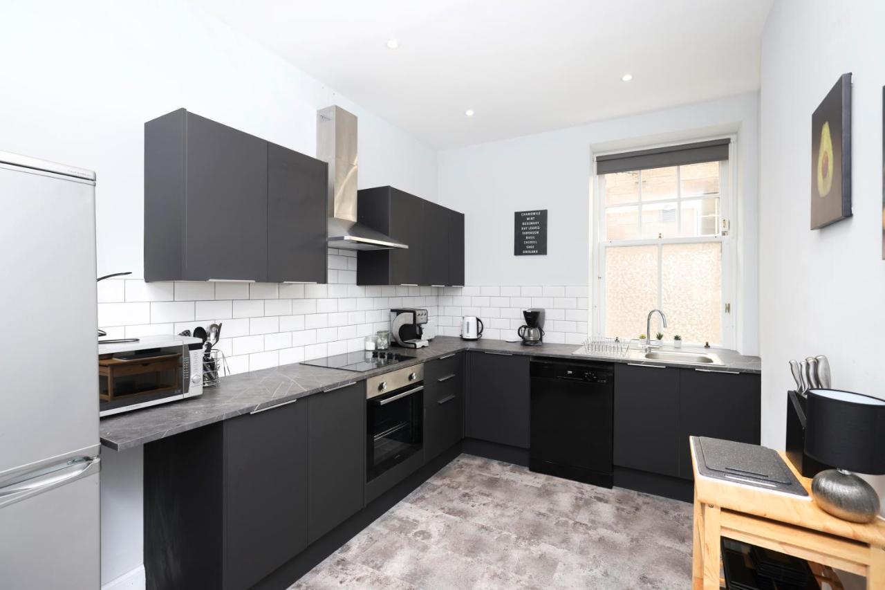 Stunning 2 Bed Apt Nr The Royal Mile & The Castle Edinburgh Exterior photo