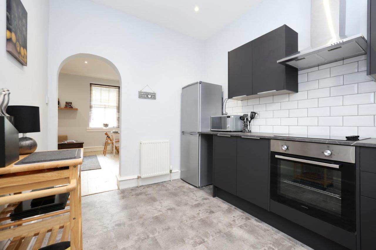 Stunning 2 Bed Apt Nr The Royal Mile & The Castle Edinburgh Exterior photo