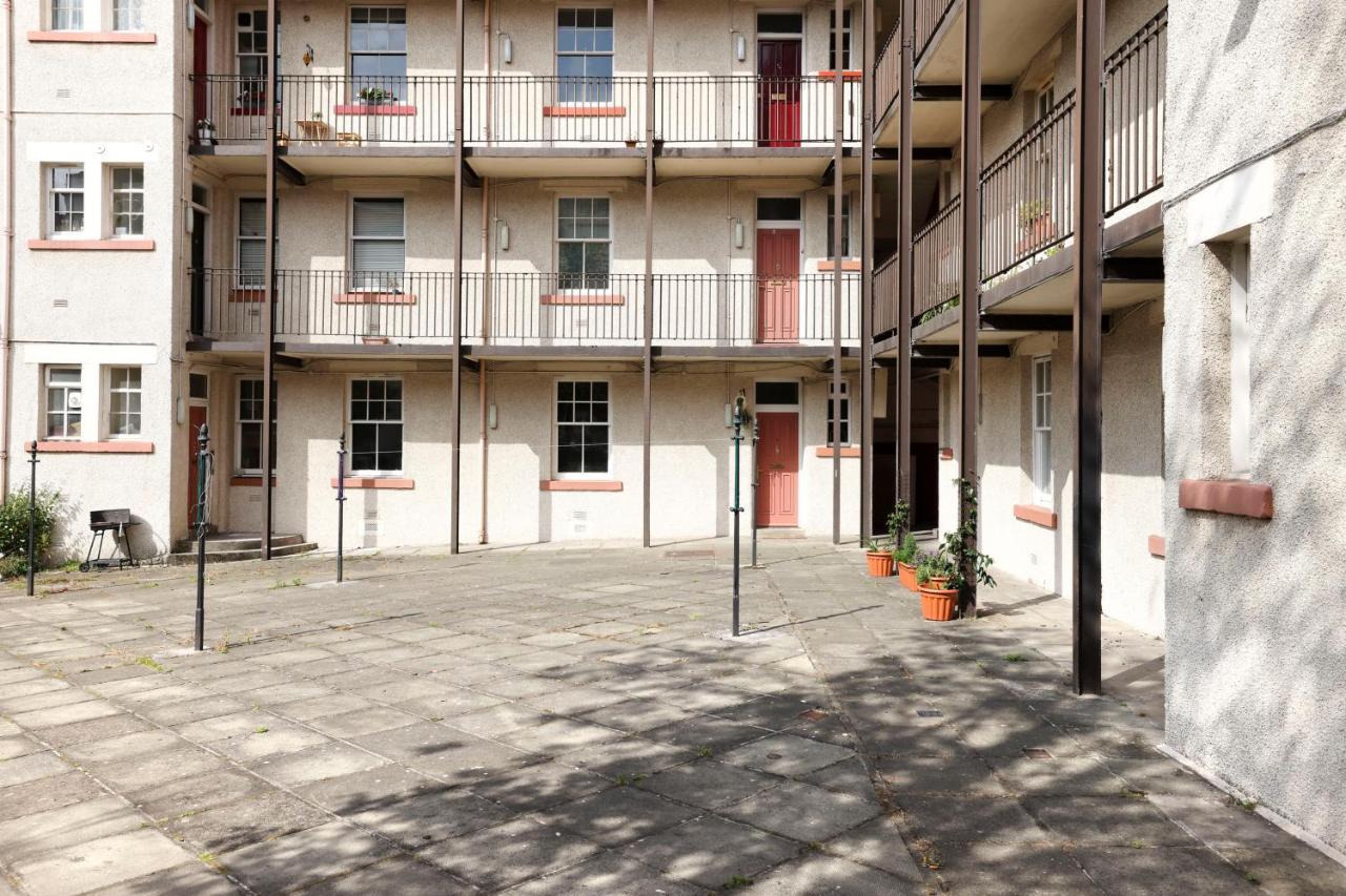 Stunning 2 Bed Apt Nr The Royal Mile & The Castle Edinburgh Exterior photo