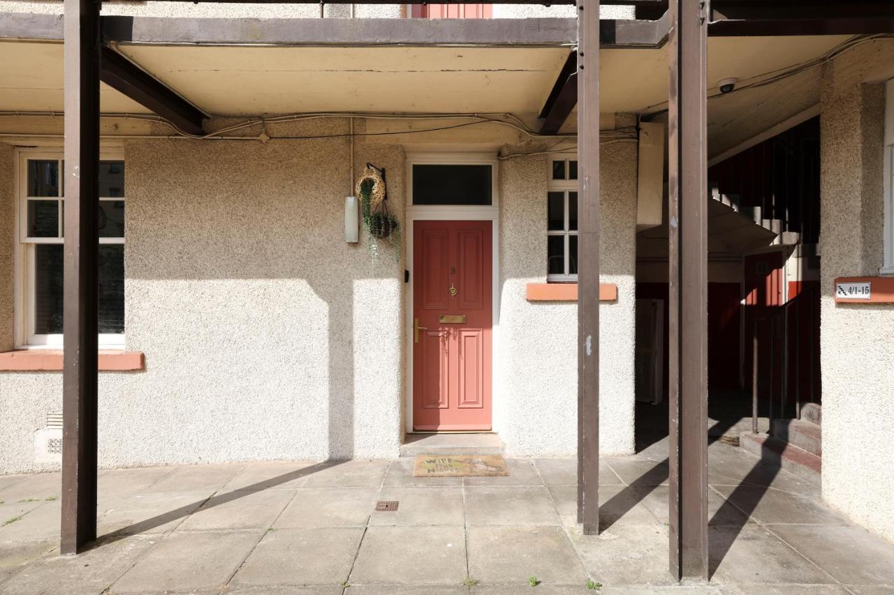 Stunning 2 Bed Apt Nr The Royal Mile & The Castle Edinburgh Exterior photo