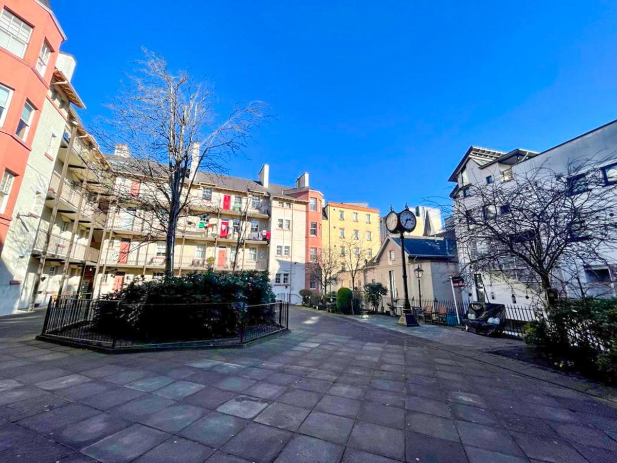 Stunning 2 Bed Apt Nr The Royal Mile & The Castle Edinburgh Exterior photo