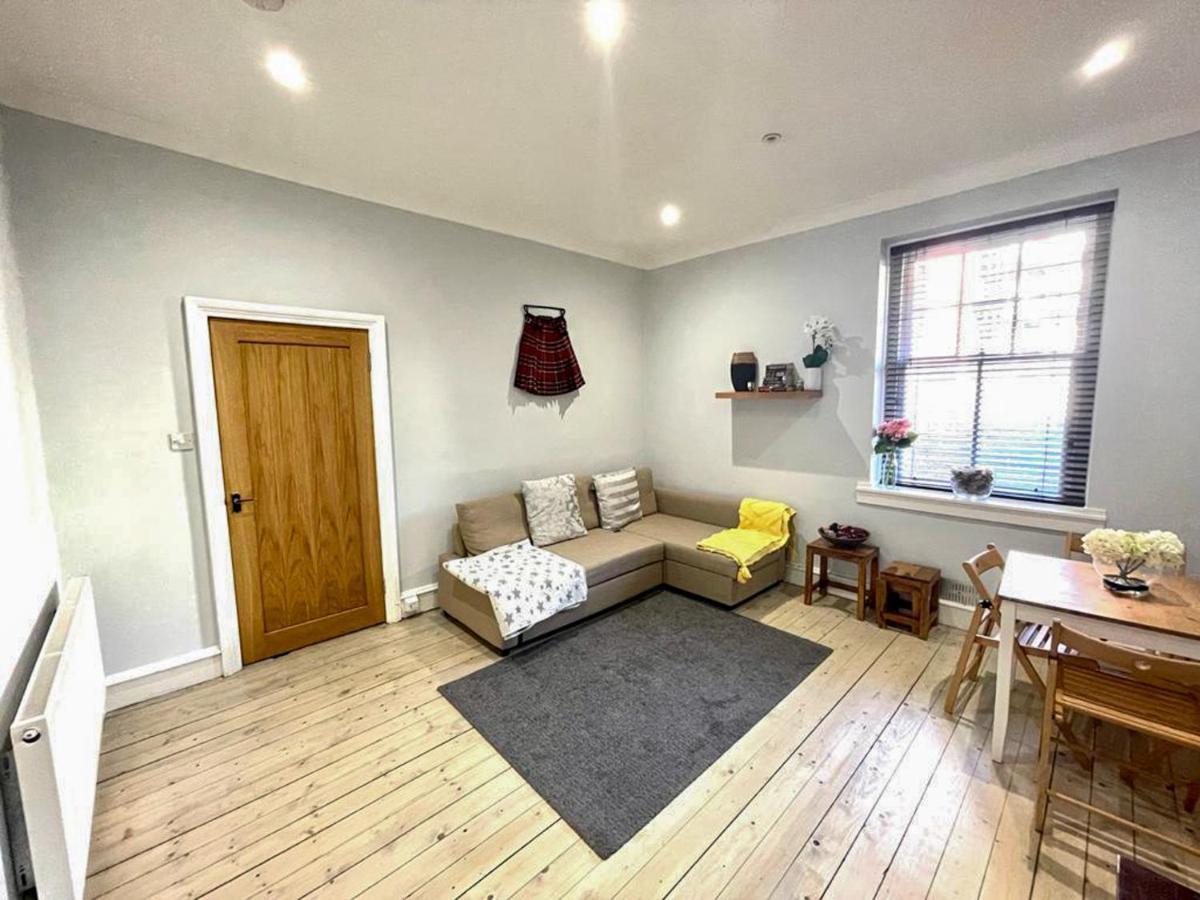 Stunning 2 Bed Apt Nr The Royal Mile & The Castle Edinburgh Exterior photo