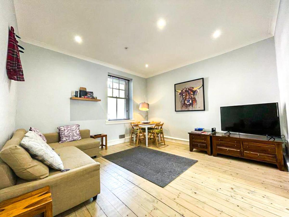 Stunning 2 Bed Apt Nr The Royal Mile & The Castle Edinburgh Exterior photo